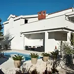 Villa Doris Traù