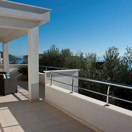 Doris * Трогір